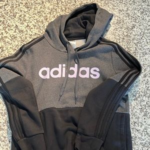 Adidas Sweatshirt